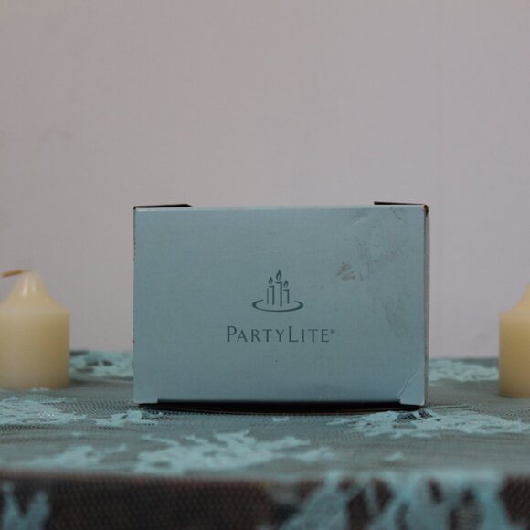 PartyLite Iced White Pear Tea 6 Votive Candles V06180  Open Box 1/2 Dozen - Picture 2 of 3